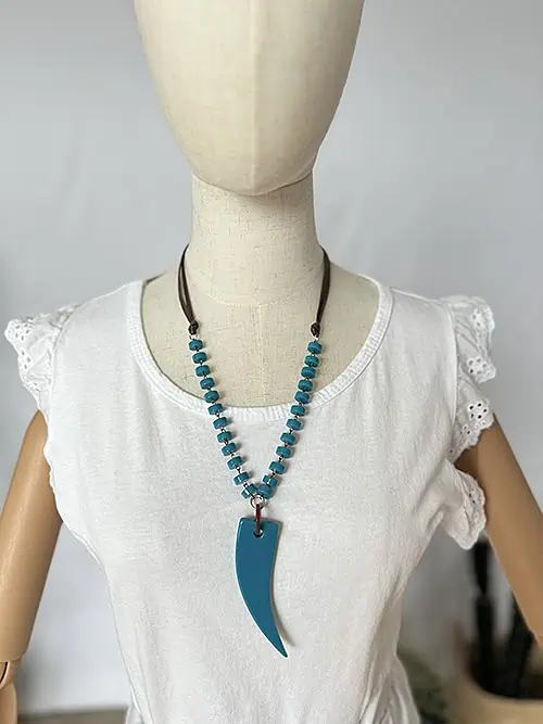 Colgante cuerno resina