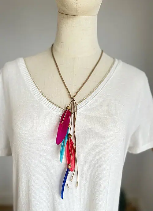 Colgante boho trenzado elástico plumas