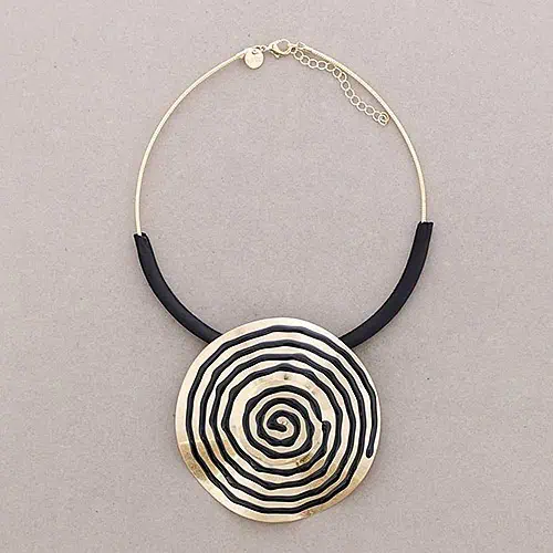 Gargantilla medallón espiral esmaltado